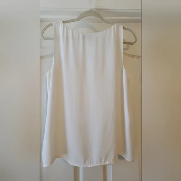 Anne Taylor LOFT sleeveless blouse - Picture 4 of 5